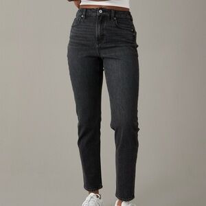 NWT! AE Strigid Mom Jean - Size 10 Regular